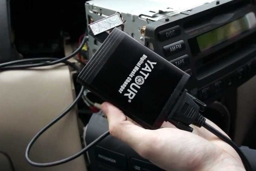Zapojení USB / AUX adaptéru