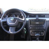 Redukční rámeček autorádia pro Škoda Superb II