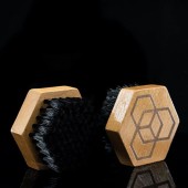 Kartáček na kůži Carbon Collective Interior Cleaning Brush