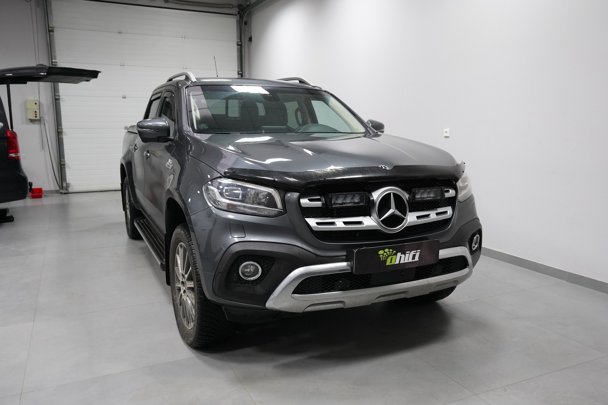 Mercedes-Benz X-Class (X350d)