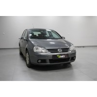 VW Golf V - montáž reproduktorů a autorádia